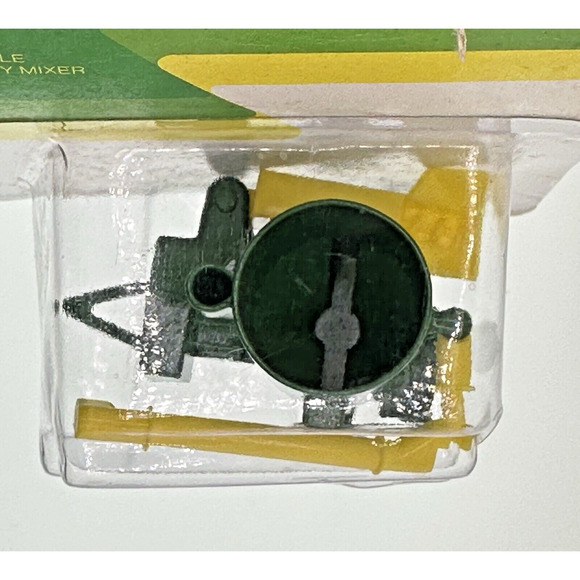 ERTL John Deere Grinder Mixer Mill 1/64 Vintage NEW IN PACKAGE #586 - Picture 3 of 5